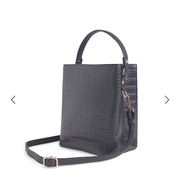 AOTA Elena Bucket Bag NWT Black Croc Embossed Vegan Leather - Picture 2 of 4